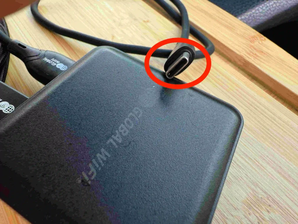 グローバルWi-Fiでレンタルしたケーブルの1つはUSB-C